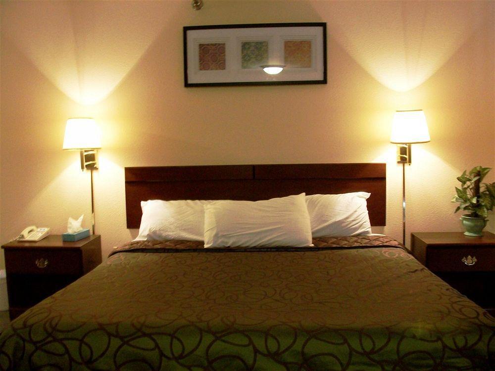 Quality Inn & Suites Brandenburg - Fort Knox מראה חיצוני תמונה